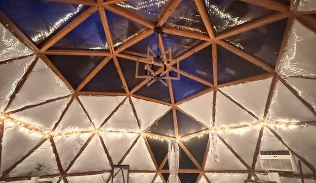 Glamping Dome/Pet Friendly/Hot Tub/Mins to Beach