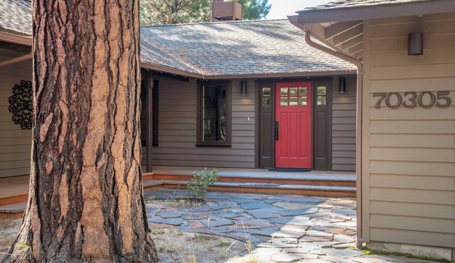 GM276 | Lovely Executive home with views of Glaze Meadow's 10th Fairway!