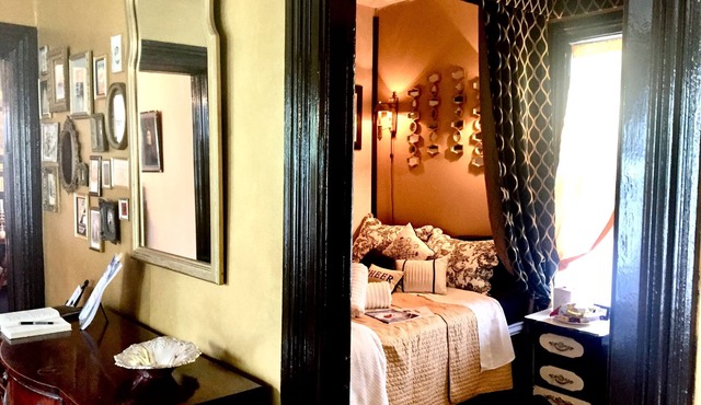 Gold Room at Aaron House. Walk to Everything