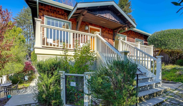 Golden Gate & Sunset Views! Classic Berkeley Home