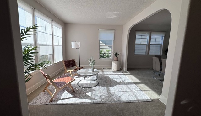 Gorgeous 5 Bedroom Home w/King beds, 2 Gig ultra fast internet!