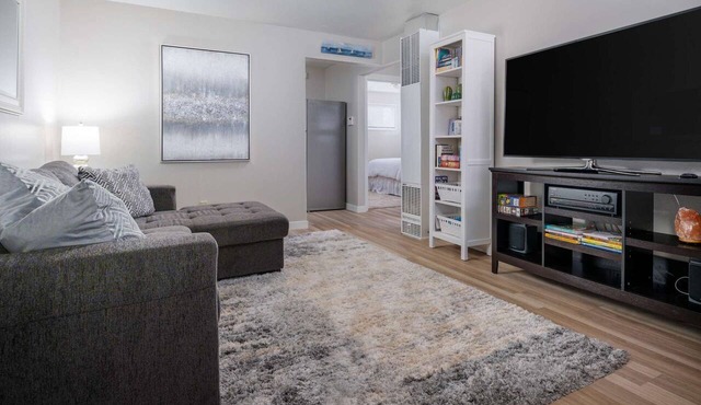 Gorgeous Bright New Renovation, Single Level, 3 Block Walk to MAX, 20 Miles to Downtown Portland