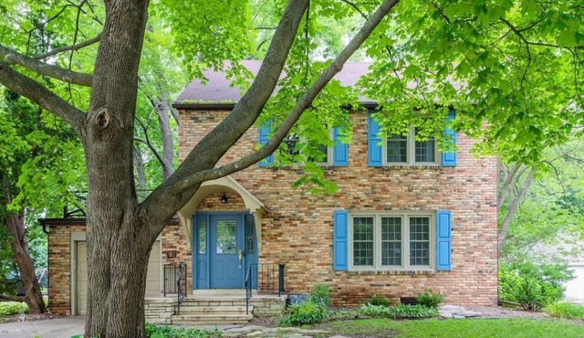 Ｇｒｅａt and Ｇｒａｎｄ at Ｇｒａｎｔ Ｓｔｒｅｅｔ 3 story, 4br, 3bth