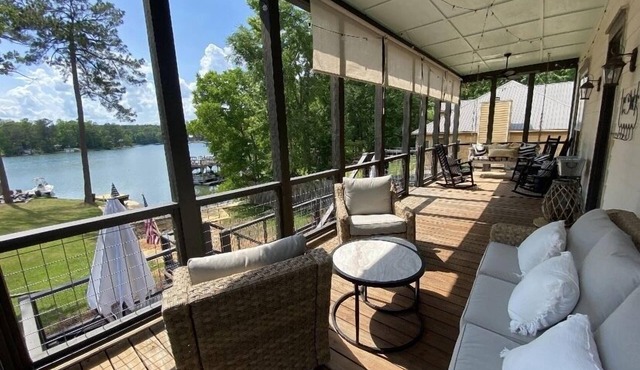Great for large groups. 2 Masters suites, Spacious and Relaxing