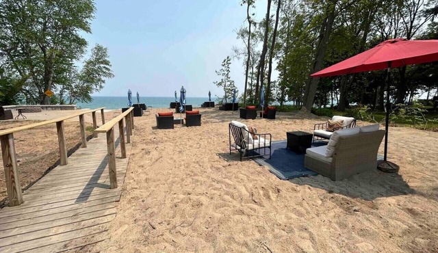 Great Lakes Resort - Beach Cabin - Suite 15