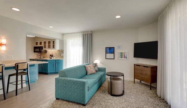 Great Pick! Unit with Kitchen, Free Breakfast, Pet-friendly!