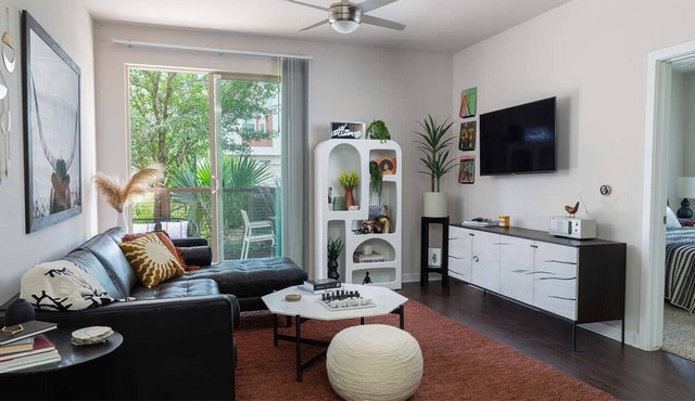 Griffis Riata | Premium 2 BD in Austin