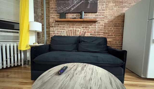 Group-Friendly Duplex Near Broadway, Walk to Times Square