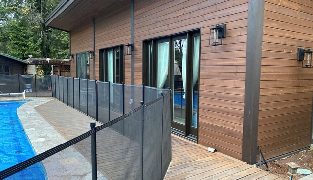 Guest Pool House on Riverfront Estate Inside Molalla State Park