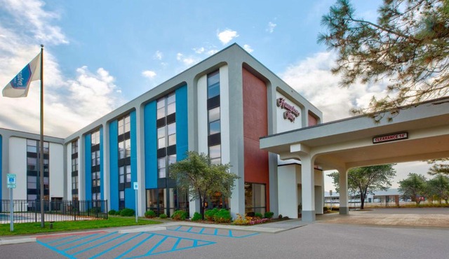 Hampton Inn Detroit Madison Heights South Troy