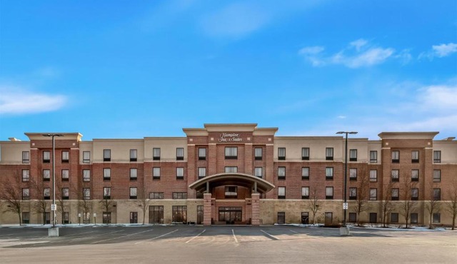 Hampton Inn & Suites Detroit-Canton