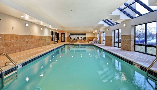 Hampton Inn & Suites Detroit-Canton