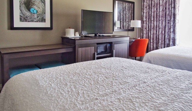 Hampton Inn & Suites Moore