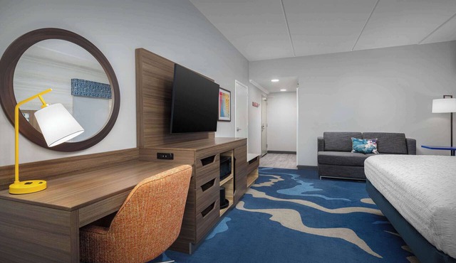 Hampton Inn & Suites Naples South in Naples