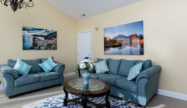 Happy Valley Bright Urban House With Wifi Preview listing