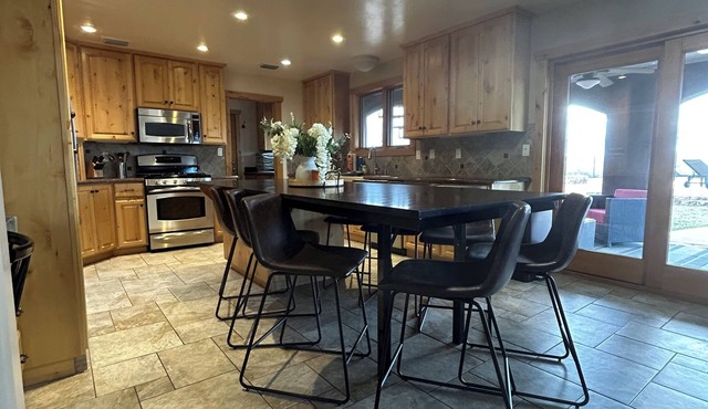 Heated Pool.Panoramic Views 4 Bed 2.5 Ba Central Location in Page
