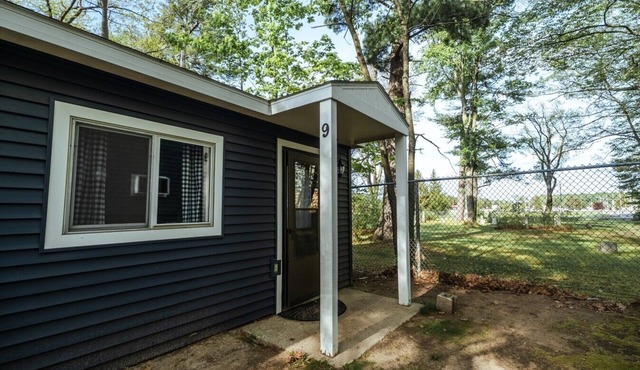 Hidden Haven Cottages - Cottage 9 - Summer Fun
