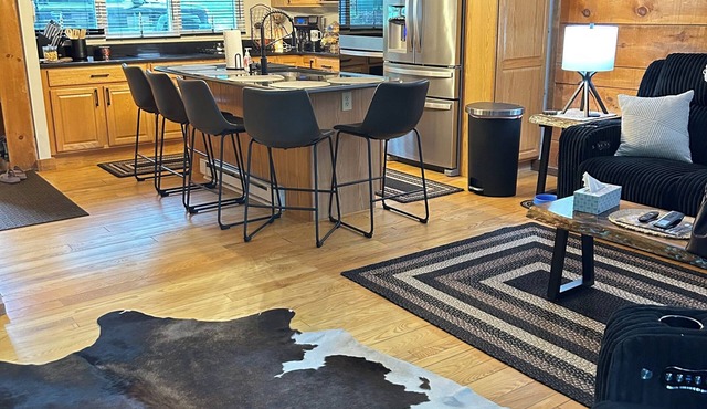 Hidden Valley Rustic Retreat with Hot Tub and Pet-Friendly in Somerset