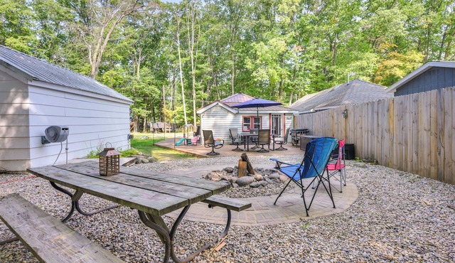 Higgins Lake Cabin - Walk to Water!