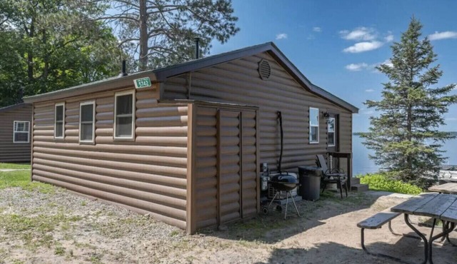 Hillside Resort Cabin #6