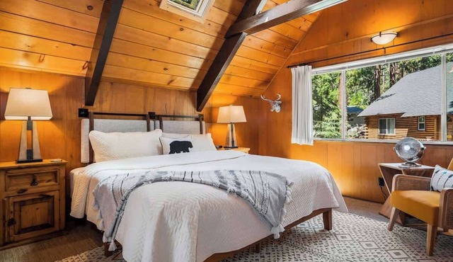 Hip Spin to Classic Cabin Charm - Honey Bear Cabin