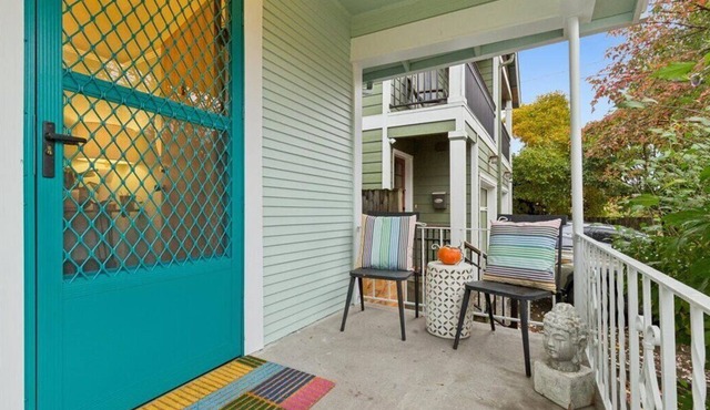 Historic 1911 Bungalow Just Two Blocks from the Willamette River — Pet Friendly!