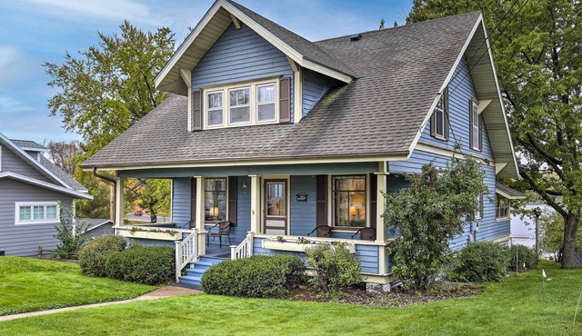 Historic Cumberland Home on Beaver Dam Lake!