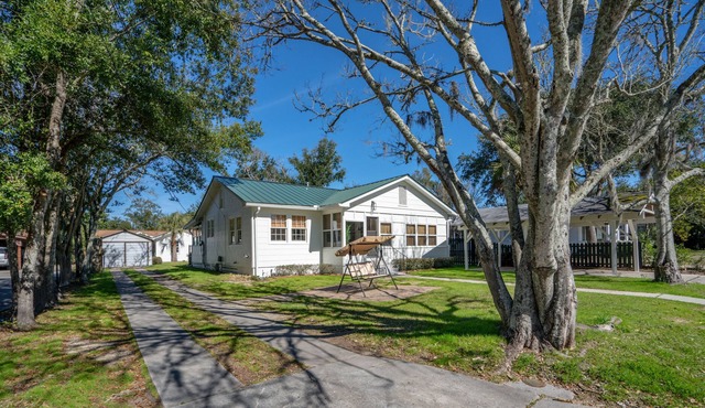 Historic Old Town Cottage w/ Golf Cart