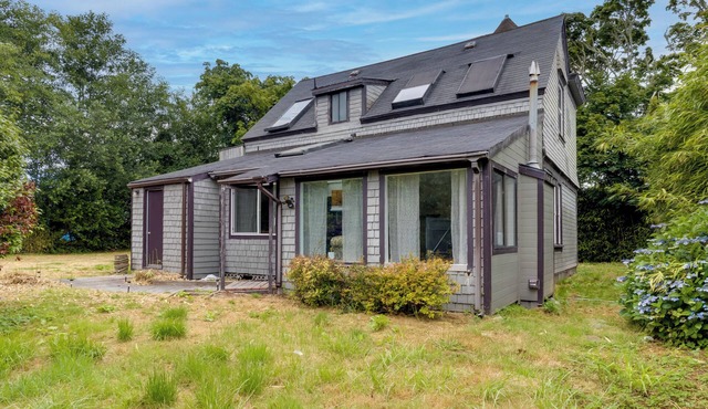 Historic Oregon Home: Walk to Parks & Dining!