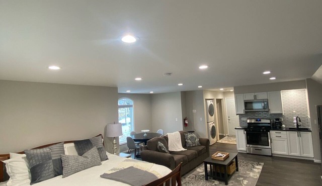 Holcombe Loft - Studio Apartment in Historic Stillwater MN
