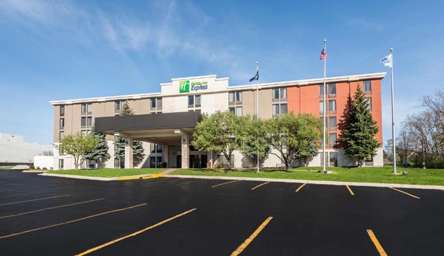 Holiday Inn Express Flint-Campus Area by IHG