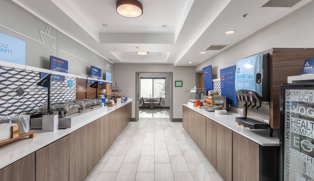 Holiday Inn Express Hotel & Suites Vancouver Mall by IHG