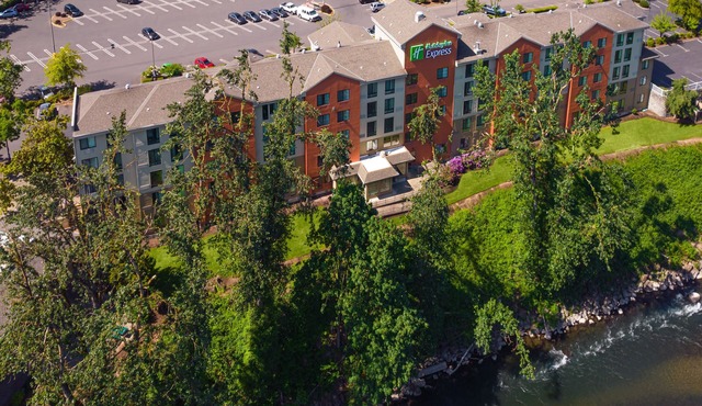Holiday Inn Express Portland SE- Clackamas Area by IHG