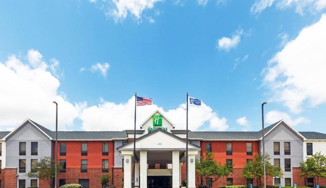 Holiday Inn Express & Suites Sulphur - Lake Charles by IHG