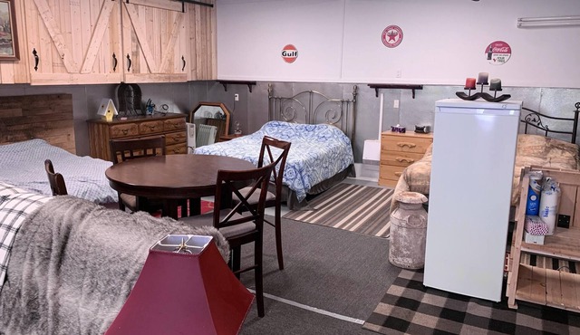 Homerez - Spacious studio for 6 ppl. at Masson-Angers, Gatineau in Ottawa