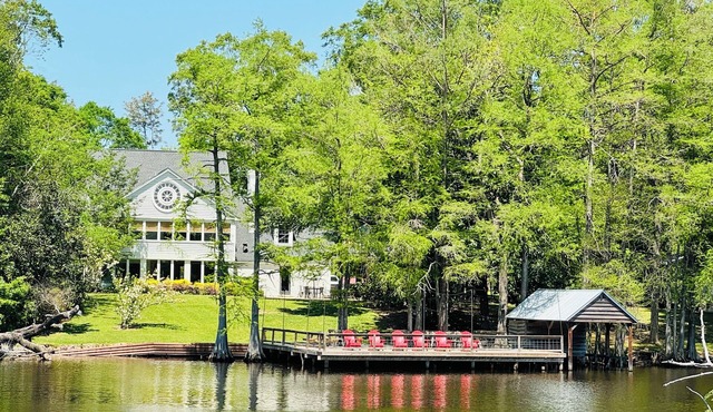 Horton House SLEEPS 16, no pets or unapproved parties