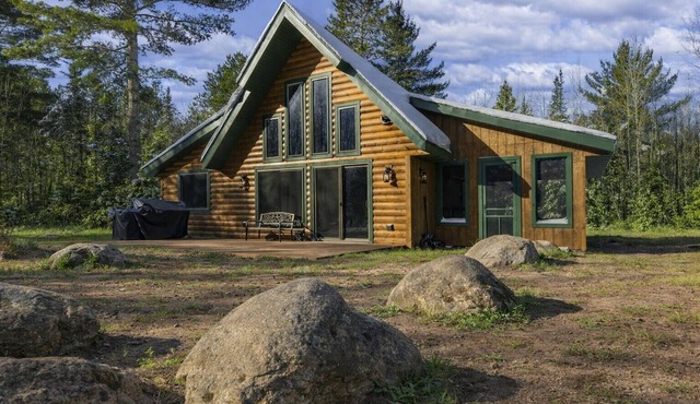 Hot Tub, Firepit, AC, Trails & Lakes, Trailer Parking