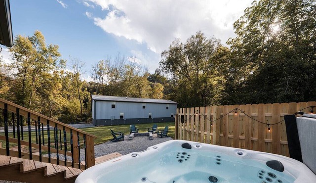 HotTub~PoolTable~Pickleball~Dogs!~River Boat Ramp
