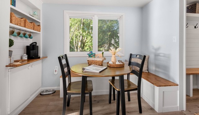 HotTub, Private Beach Access, BBQ, Natural Fire Place, FirePit, Paddle Boards in Menominee