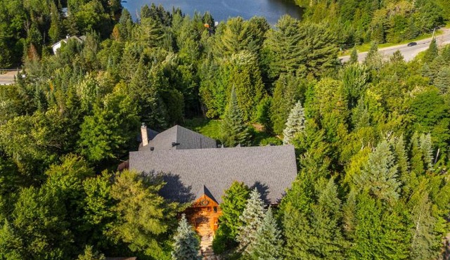 Howard Lodge & Spa in Saint Adolphe D'Howard
