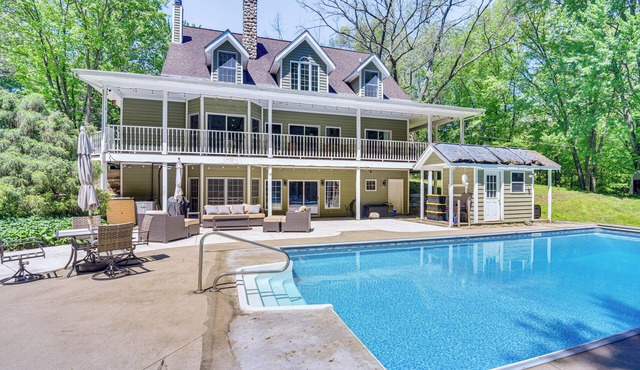 Huge Family Home w/Pool - 13 Mi to Lake Michigan!