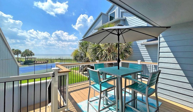 Idyllic Sound Front Condo; Perfect for Upscale Vacationing!