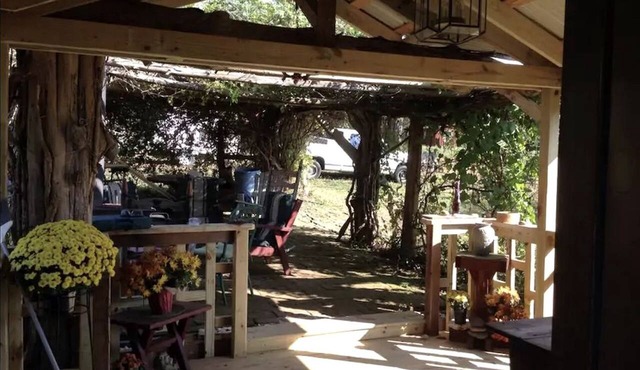 Idyllic Tiny House Rental on a Peaceful Farm in Middle Tennessee in Sparta