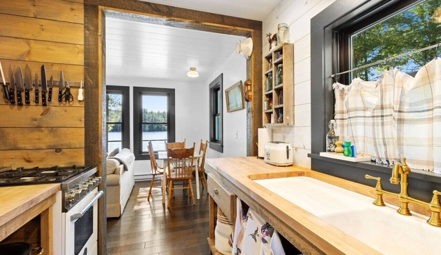 Idyllic & Tranquil Lakefront Cabin in Hope