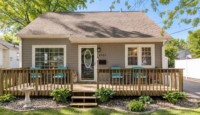 Immaculate Farmhouse, Quiet, Safe, NewBo Market in Cedar Rapids