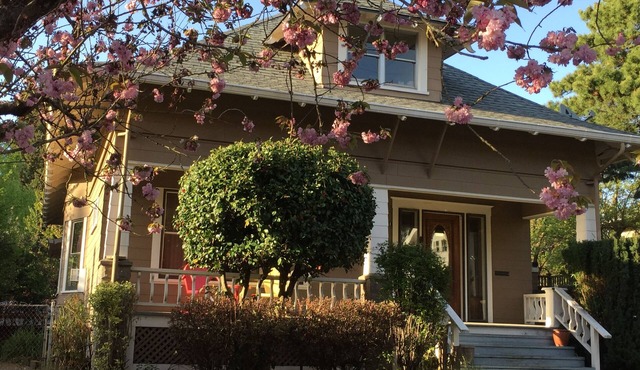 Inner Southeast Portland Comfy & Eclectic Craftsman Home