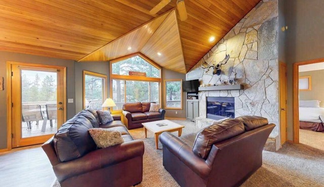 Inviting house with hot tub, game tables, bikes, & partial mountain view