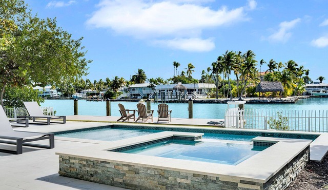 Islamorada Palm Cove - Private Escape, Dock & Pool