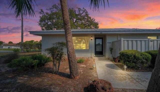 Island Cove- Waterfront condo with private boat dock. Crystal River-90 day min. in Crystal River