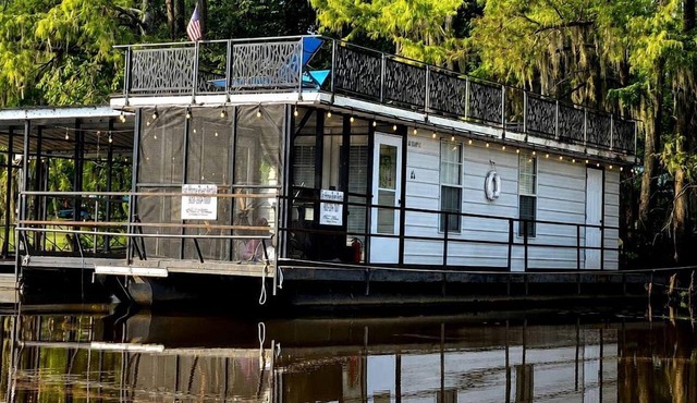 Keepin It Reel on Caddo Lake: Incredible Houseboat in Uncertain, Texas in Uncertain